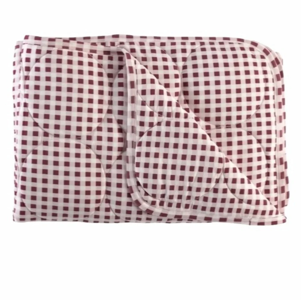 Kate Quinn Raspberry Burgundy and White Circle Quilt NWT Lenzing Modal